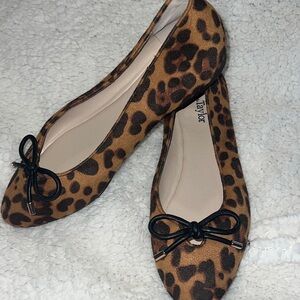 Sophia Taylor Black and Brown Leopard Print Flats with Bow